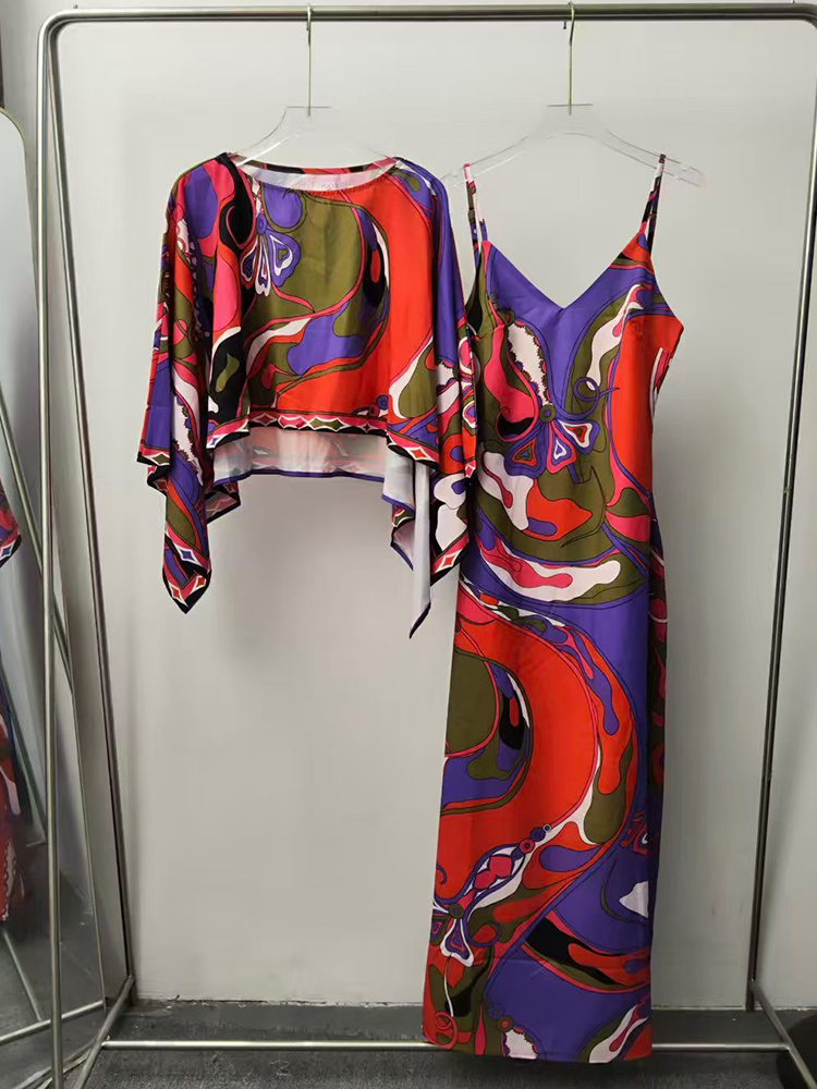Women Fashion Usa - Retro-geometrisches Print-Set: Lockerer Kurzpullover und langes